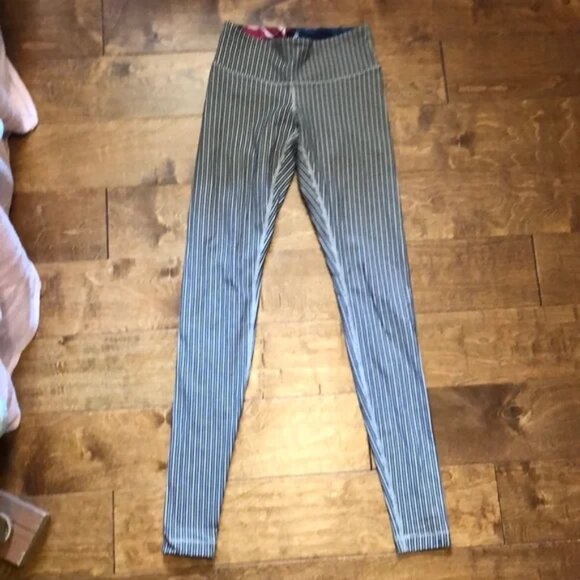 Lululemon Wunder Under Micro Stripe Leggings - Size 4 - Picture 2 of 7